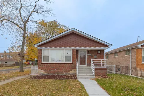 300 E 107th St, Chicago, IL 60628