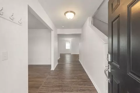 Entry Way - 114 Schmidt Ct, Plano, IL 60545 photo 1 of 3