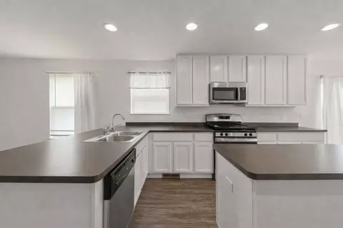 Kitchen - 114 Schmidt Ct, Plano, IL 60545 photo 1 of 1