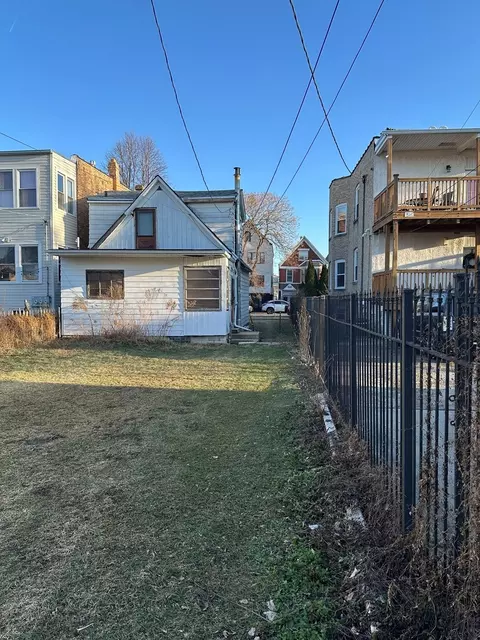 Exterior - 2942 N Gresham Ave, Chicago, IL 60618 photo 3 of 4