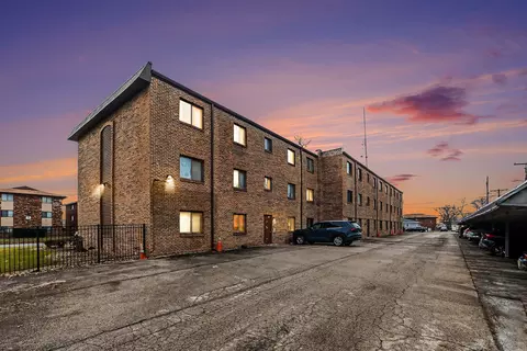 3018 Bernice Rd #205, Lansing, IL 60438