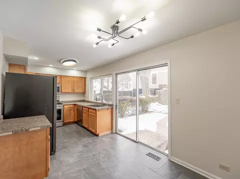 Kitchen - 1933 Williamsburg Dr, Hoffman Estates, IL 60169 photo 1 of 2