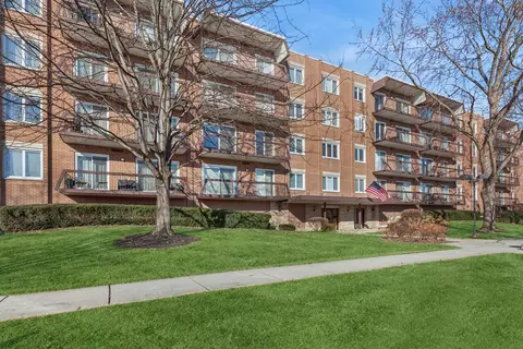 9500 N Washington St #505, Niles, IL 60714