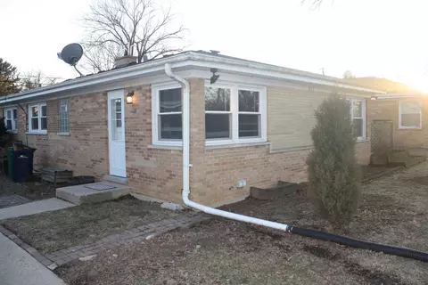 831 E South Broadway Ave, Lombard, IL 60148