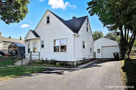 1315 Cherokee Dr, Round Lake Beach, IL 60073