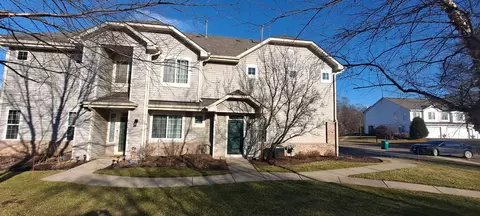 612 Crystal Springs Ct, Fox Lake, IL 60020
