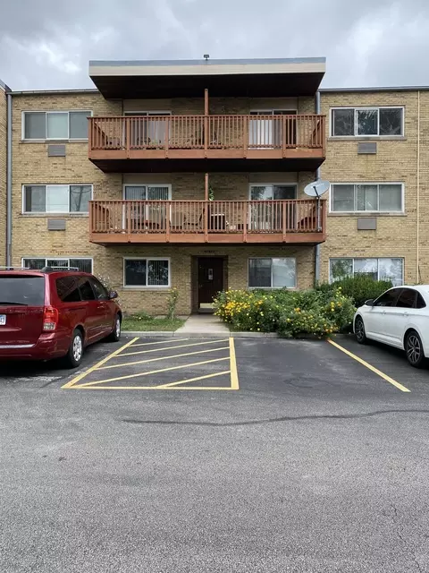 728 Dempster St #210, Mount Prospect, IL 60056