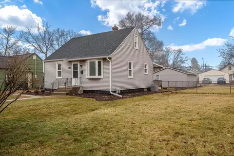 238 Sheridan Dr, Loves Park, IL 61111