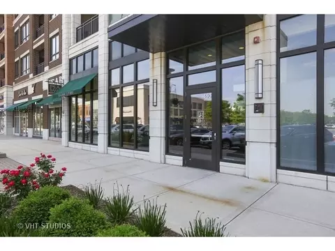 450 Village Center Dr #413, Burr Ridge, IL 60527