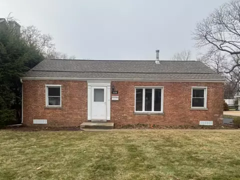 1110 S Gables Blvd, Wheaton, IL 60189