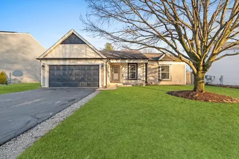 1551 Glacier Pkwy, Algonquin, IL 60102