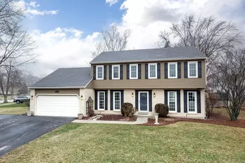 903 Canyon Run Rd, Naperville, IL 60565