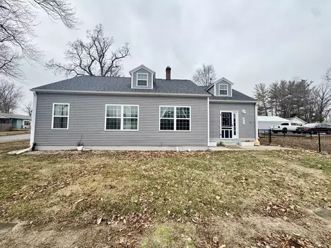 402 N Center St, Colfax, IL 61728