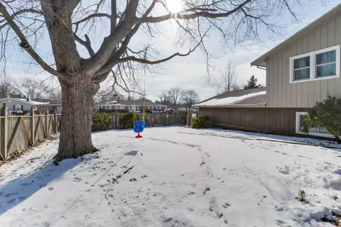 Exterior - 208 Hammitt Dr, Normal, IL 61761 photo 9 of 10