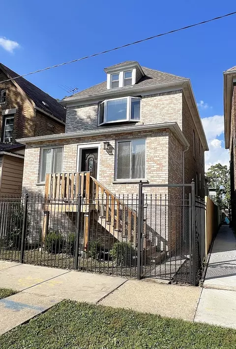 5320 W Ohio St, Chicago, IL 60644