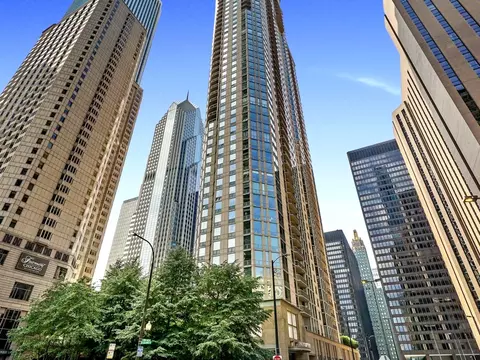 222 N Columbus Dr #1705, Chicago, IL 60601
