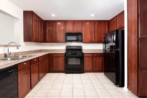 Kitchen - 3388 Sanctuary Dr, Elgin, IL 60124 photo 2 of 3
