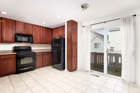 Kitchen - 3388 Sanctuary Dr, Elgin, IL 60124 photo 3 of 3