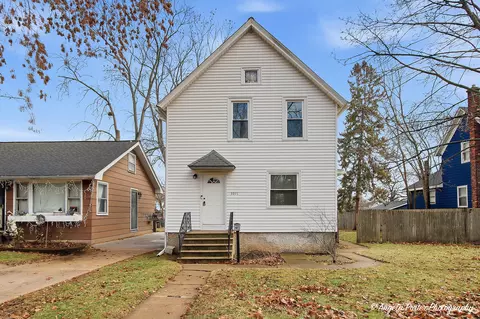 3011 Emmaus Ave, Zion, IL 60099