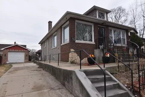 141 W 124th St, Chicago, IL 60628