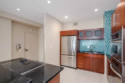 Kitchen - 175 E Delaware Pl #5511, Chicago, IL 60611 photo 3 of 6
