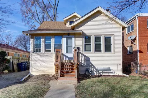 2211 Foster St, Evanston, IL 60201