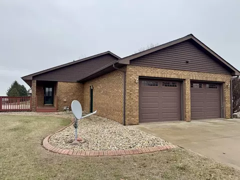 Exterior - 304 Staley Dr, Le Roy, IL 61752 photo 3 of 6