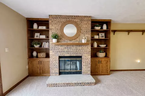 Living - 304 Staley Dr, Le Roy, IL 61752 photo 6 of 6