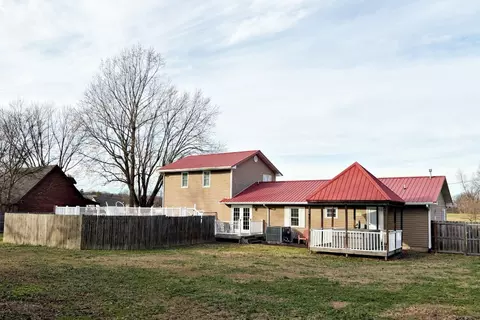 Exterior - 1062 Cedar Ln, Metropolis, IL 62960 photo 3 of 3
