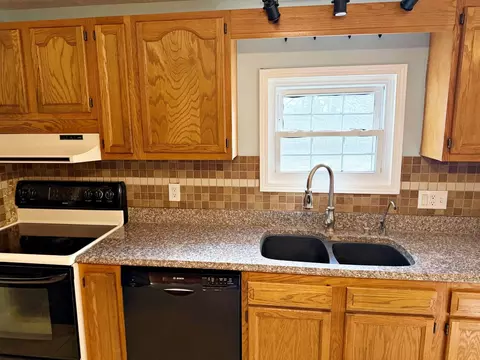 Kitchen - 1062 Cedar Ln, Metropolis, IL 62960 photo 4 of 4