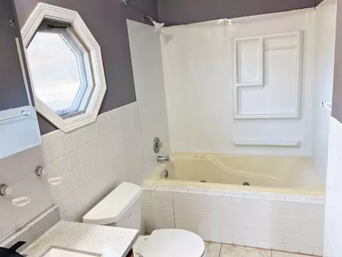 Bath - 1062 Cedar Ln, Metropolis, IL 62960 photo 1 of 3