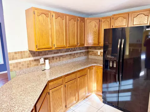 Kitchen - 1062 Cedar Ln, Metropolis, IL 62960 photo 3 of 4