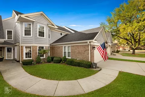 Exterior - 544 Philip Dr, Bartlett, IL 60103 photo 2 of 6