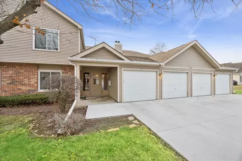 7030 Park Lane Ct #101, Woodridge, IL 60517