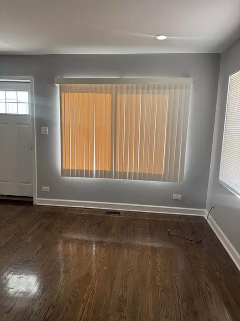 Living - 654 E 105th St, Chicago, IL 60628 photo 1 of 2