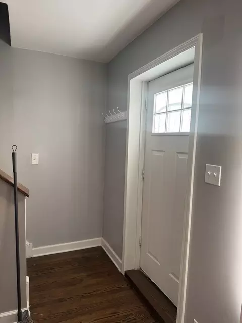 Entry Way - 654 E 105th St, Chicago, IL 60628 photo 1 of 2