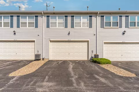 Exterior - 2255 Georgetown Cir, Aurora, IL 60503 photo 2 of 2