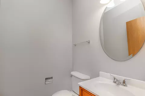 Bath - 2255 Georgetown Cir, Aurora, IL 60503 photo 1 of 2