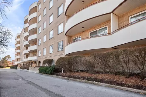 6400 N Cicero Ave #516, Lincolnwood, IL 60712