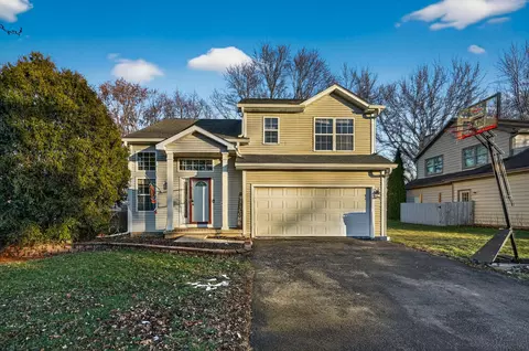 771 Eletson Dr, Crystal Lake, IL 60014