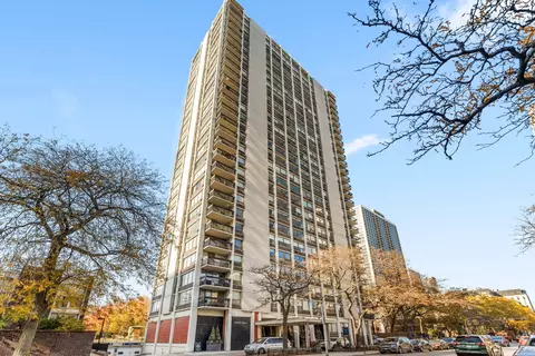 1455 N Sandburg Ter #608, Chicago, IL 60610