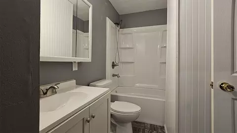 1702 W 9th St, Dixon, IL 61021 photo 6
