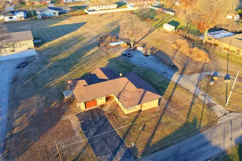 608 Pine Tree Rd, Streator, IL 61364
