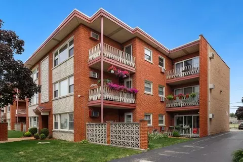 3023 N Paris Ave #108, River Grove, IL 60171