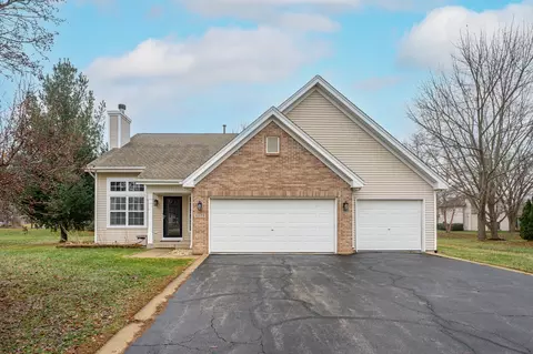 11173 Downing Ln, Roscoe, IL 61073
