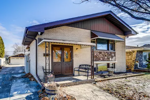 9837 Massasoit Ave, Oak Lawn, IL 60453