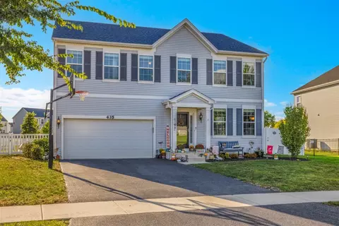 435 Fawn Dr, Oswego, IL 60543