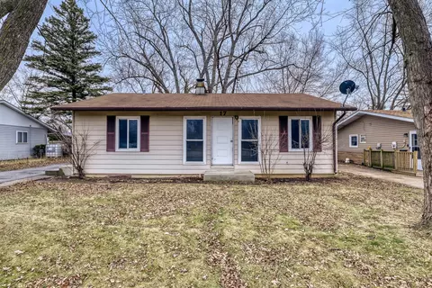 17 S Bartlett Rd, Streamwood, IL 60107