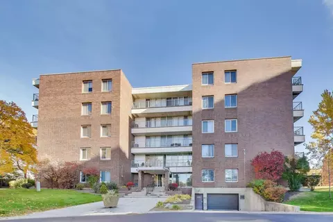4000 Triumvera Dr #201A, Glenview, IL 60025