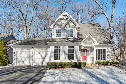 6 Dartmouth Ct, Streamwood, IL 60107